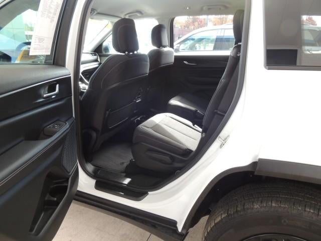 2024 Jeep Grand Cherokee L Laredo 4x2