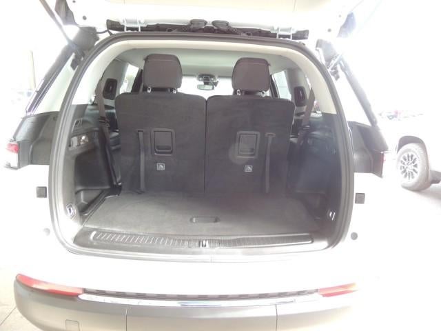 2024 Jeep Grand Cherokee L Laredo 4x2