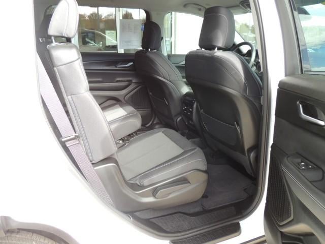 2024 Jeep Grand Cherokee L Laredo 4x2