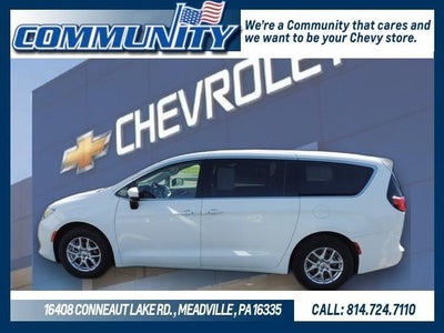 2023 Chrysler Voyager LX