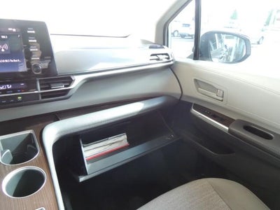 2021 Toyota Sienna LE