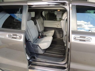 2021 Toyota Sienna LE