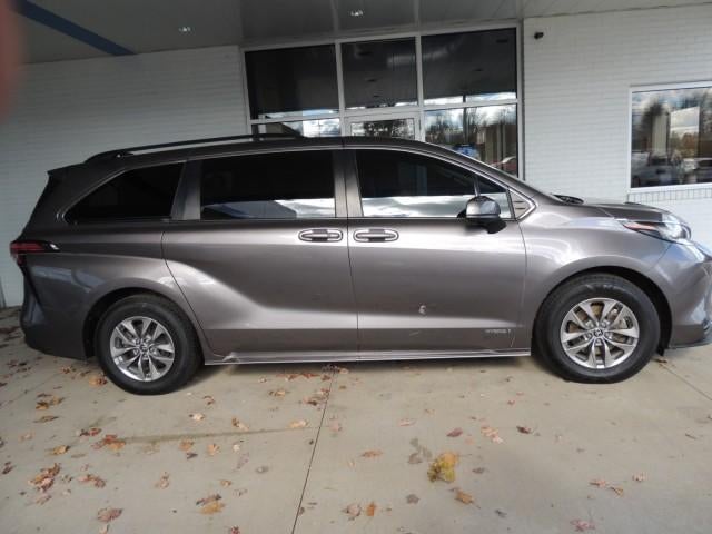 2021 Toyota Sienna LE