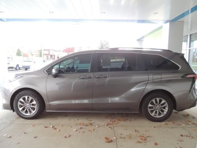 2021 Toyota Sienna LE