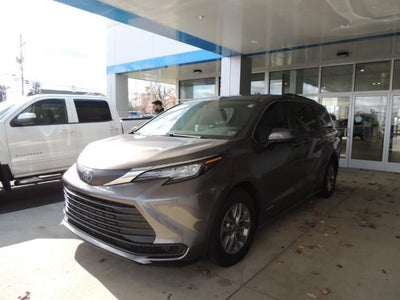 2021 Toyota Sienna LE