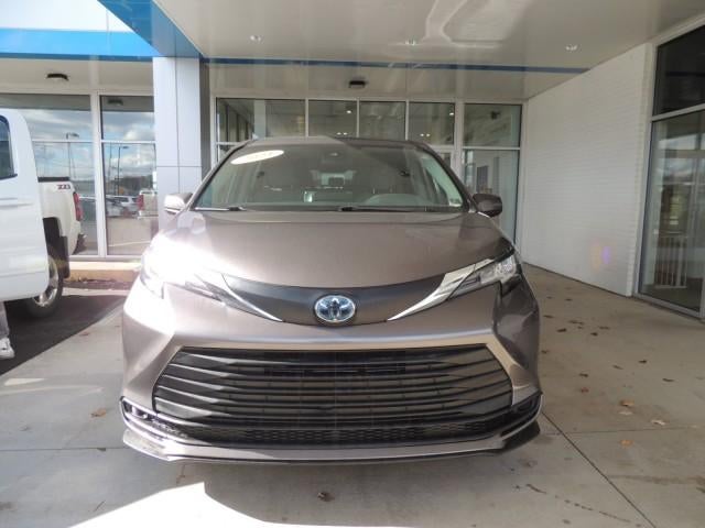 2021 Toyota Sienna LE